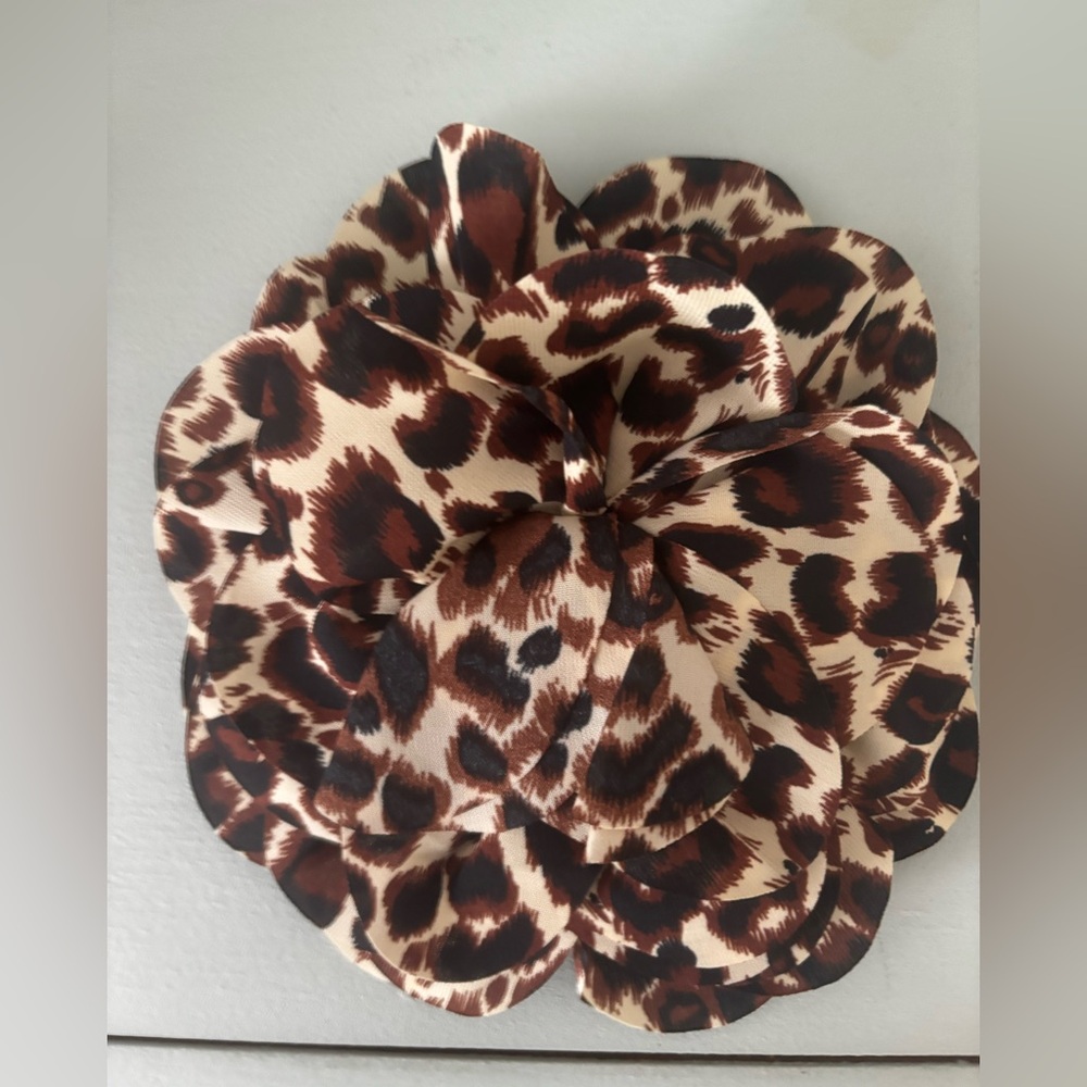 Leopard Print Brooch/ Hair Flower Accessory - Picture 2 of 3